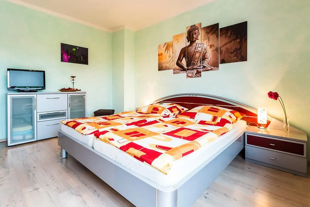 Apartment Ferienwohnung Koln Messenahe Germany
